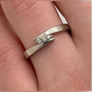 Solid 10K White Gold Natural Diamond Trio Bypass Vintage Ring (not 14K )